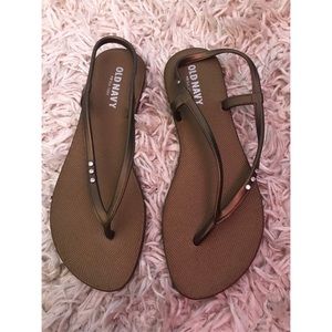 Bronze Old Navy Sandals (NWOT)